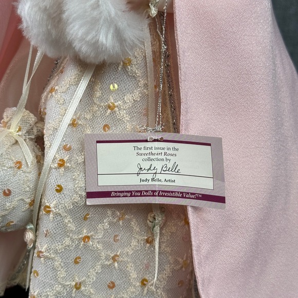 Ashton Drake Premiere Judy Belle Genteel Rose Doll Sweetheart Roses Collection - Picture 7 of 16